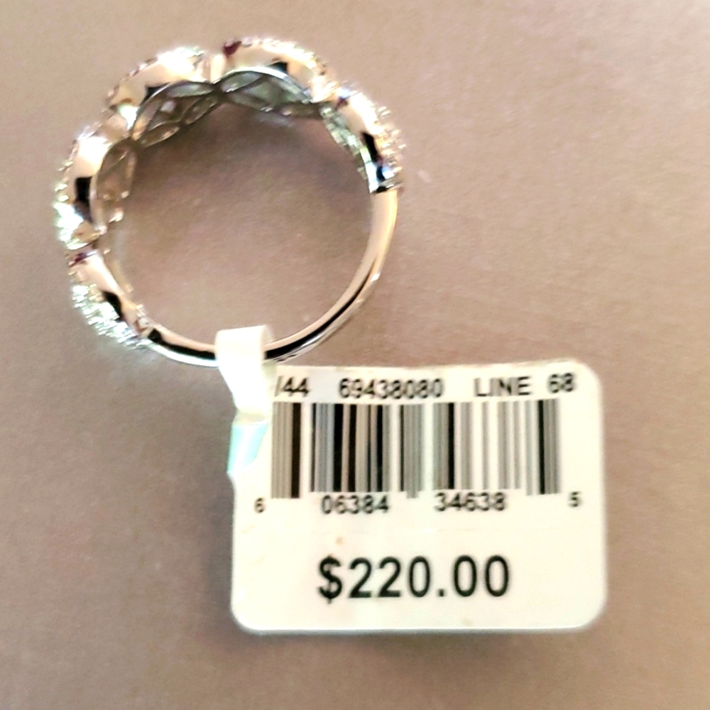Fancy Ring - Picture 4 of 4